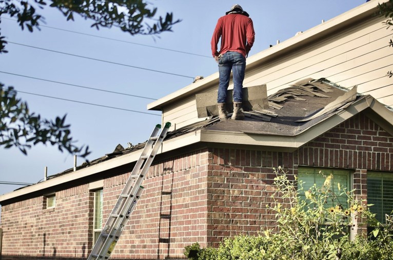 4 Reasons Why Roof Maintenance is Vital for Property Owners