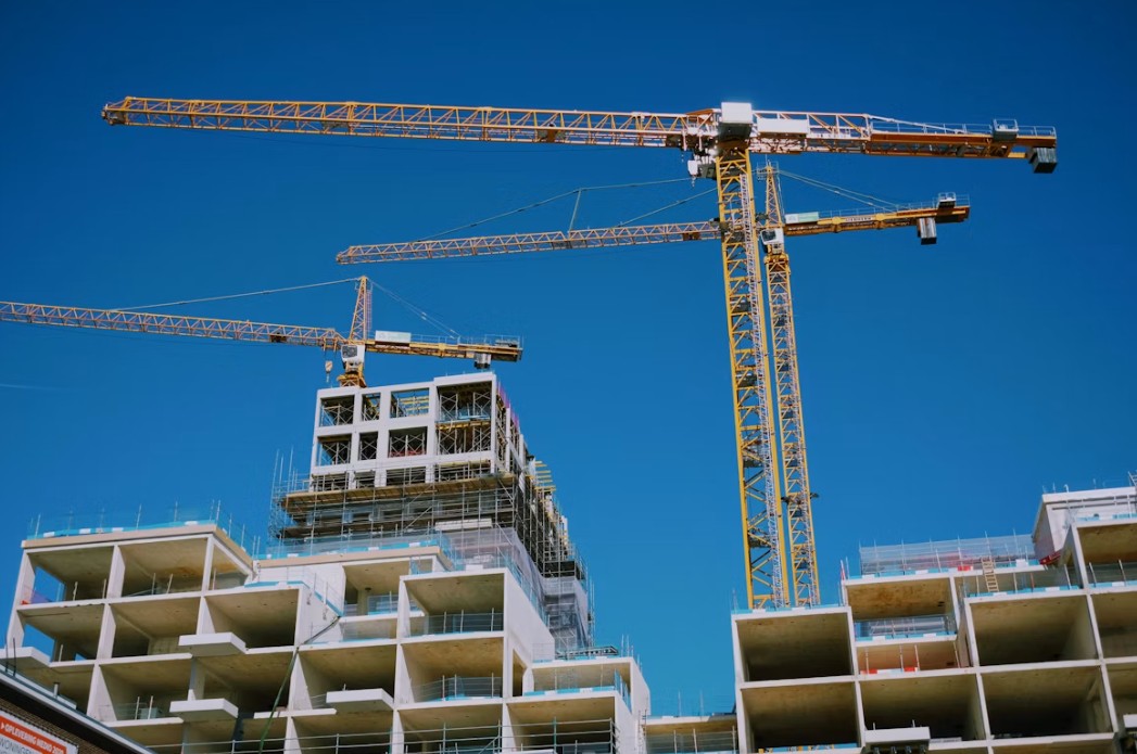 How to Choose the Right Financing for a Large-Scale Commercial Real Estate Project