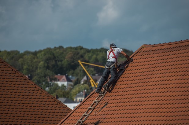 Understanding the Benefits of Professional Roofing Services