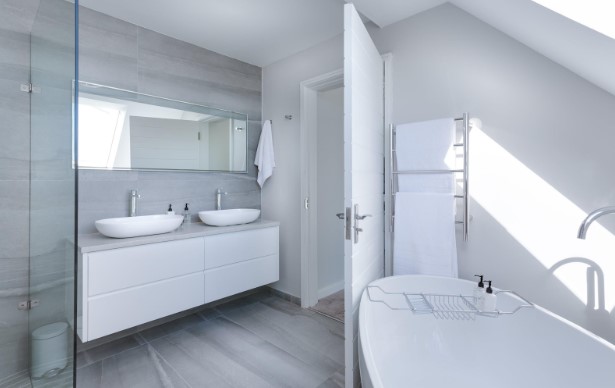8 Essential Bathroom Renovation Tips for First-time Homeowners