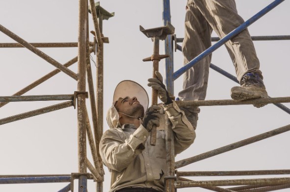 Finding the Right Contractor for the Job: Practical Tips to Guide You