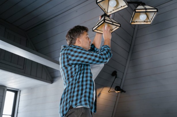 How to Choose a Reliable Electrician for Your Rentals