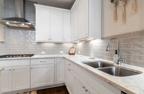 How to Choose Kitchen Cabinets for a Rental Property That Are Built to Last